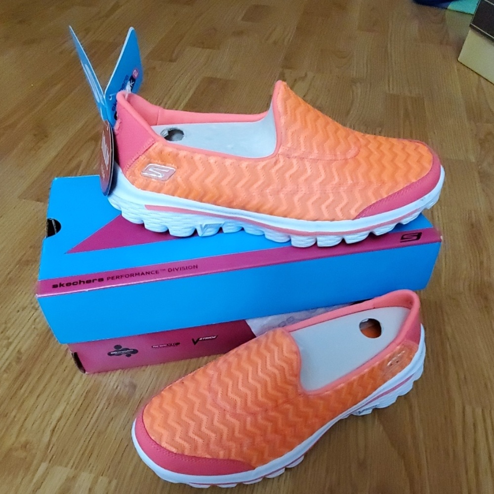 Skechers GoWalk2
